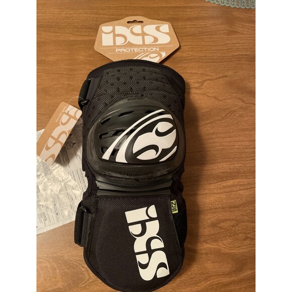 iXS Dagger Men's Knee Guard: Black, Medium, Hard Shell Over Foam Pad - Picture 1 of 11